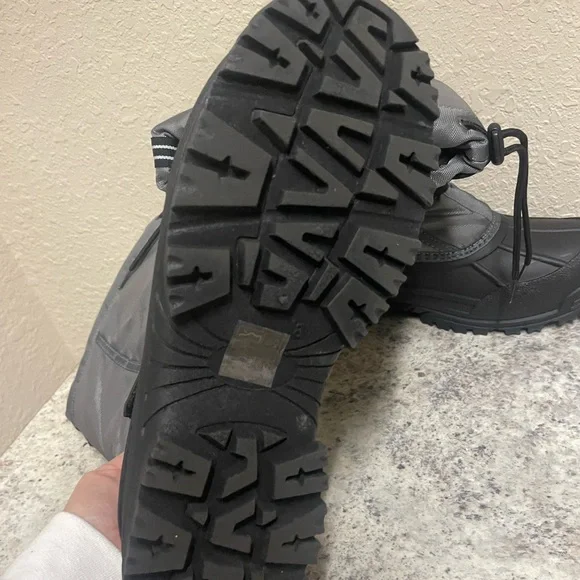 Men's Black and Gray Snow Boots - Picture 2 of 3